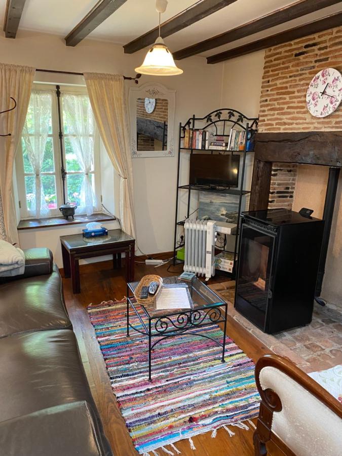 Red Gate Cottage Saulgond エクステリア 写真